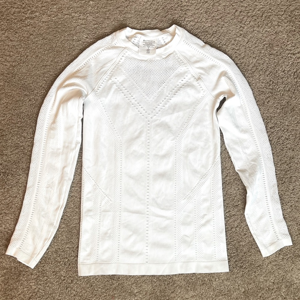 Athleta Long Sleeve Oxygen Workout Top